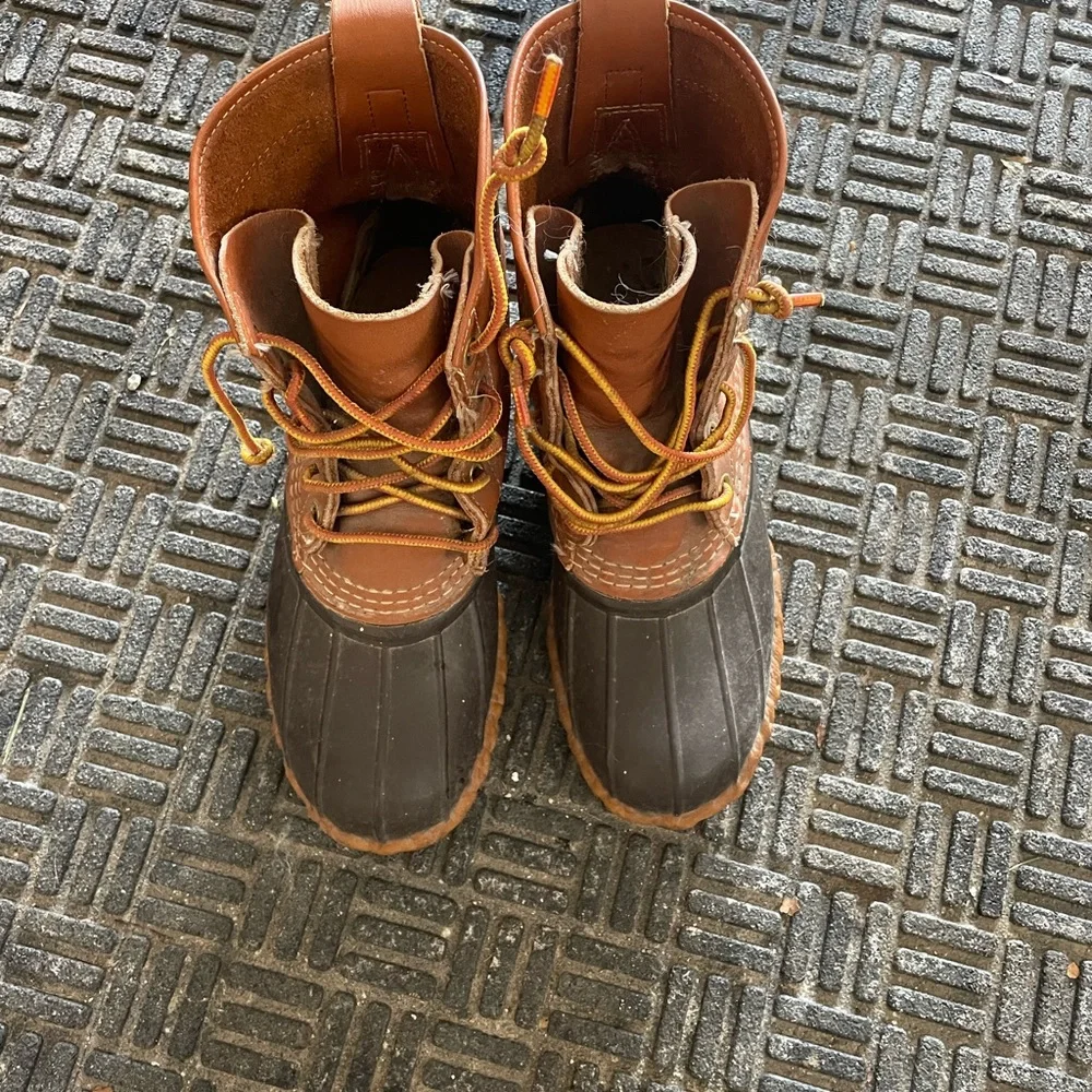 L.L. Bean Gum Boots with Laces - Great condition - Women’s size 6 - Picture 2 of 4